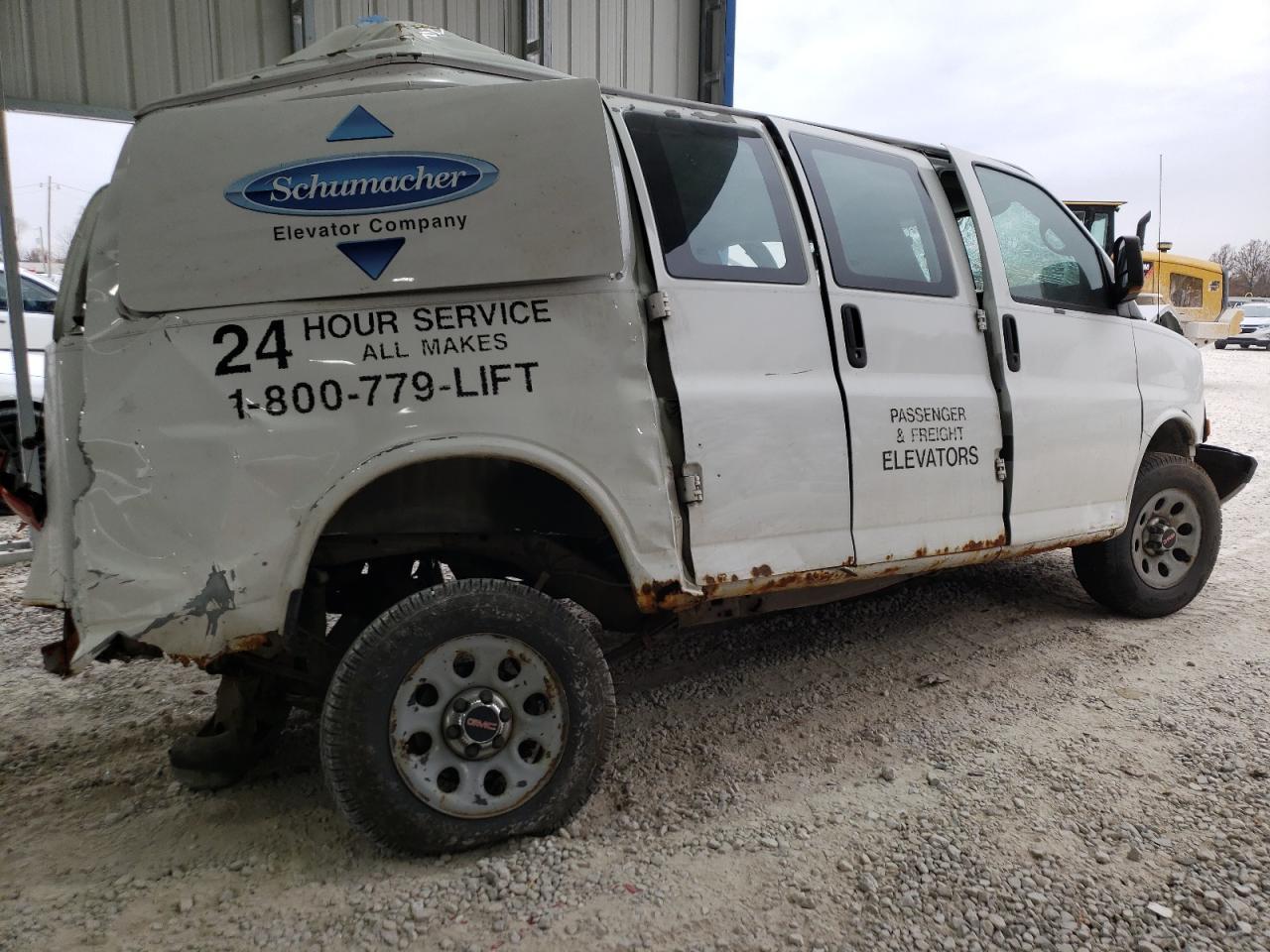 2011 GMC Savana G1500 - Image 3