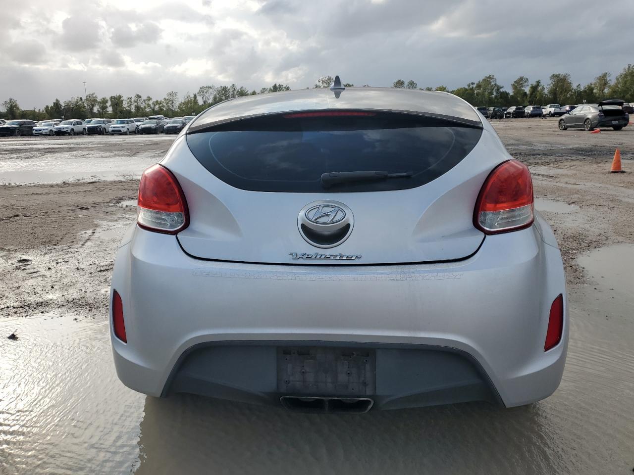 2013 Hyundai Veloster - Image 6