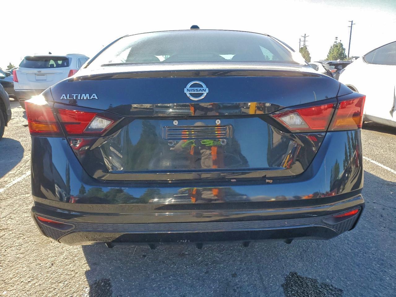 2019 Nissan Altima S - Фото 6