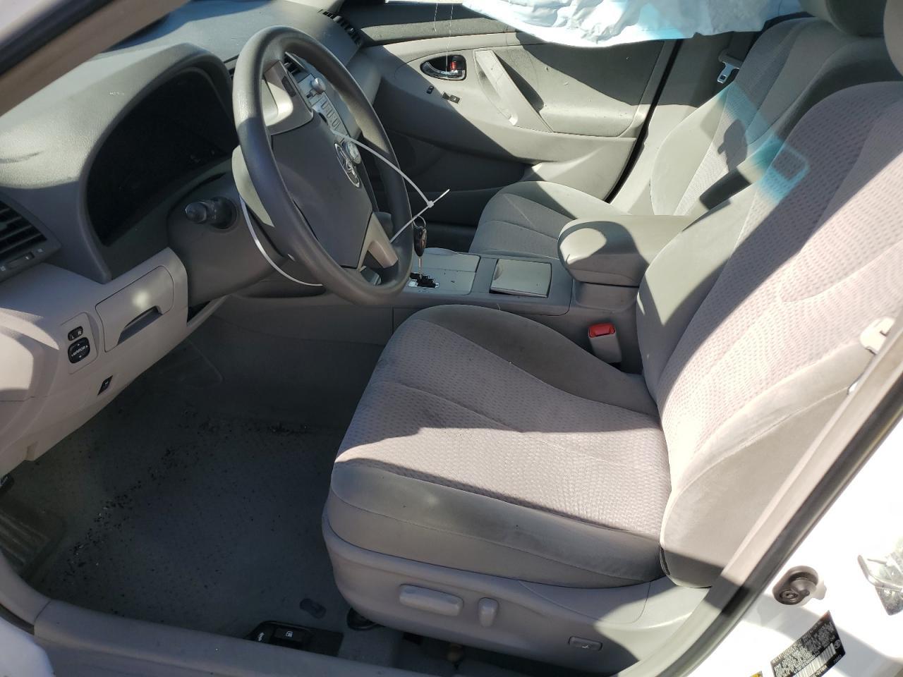 2011 Toyota Camry Le - Фото 7