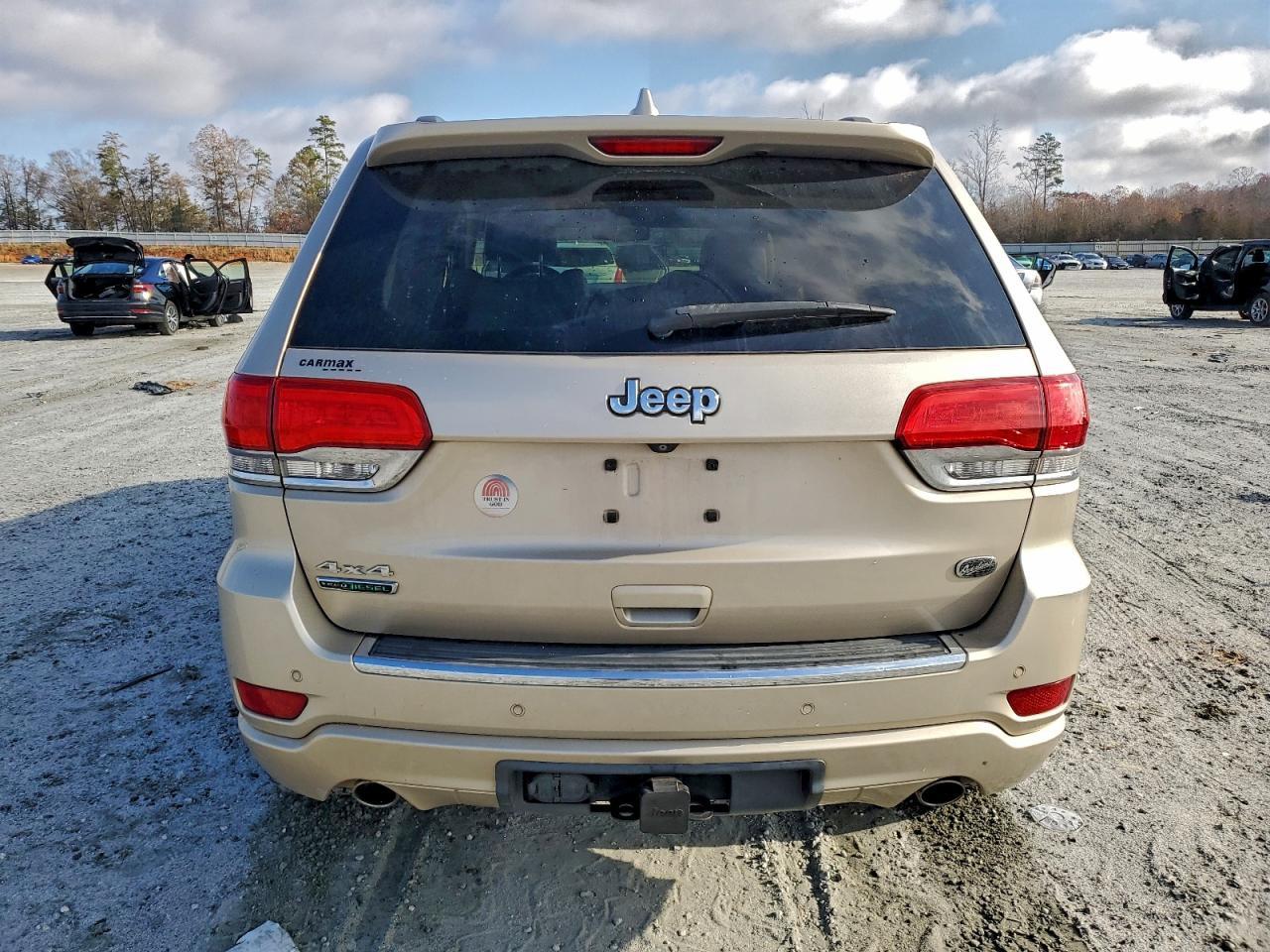 2014 Jeep Grand Cherokee Overland - Image 6