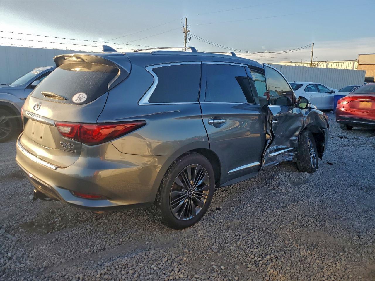 2019 Infiniti Qx60 Luxe - Image 3