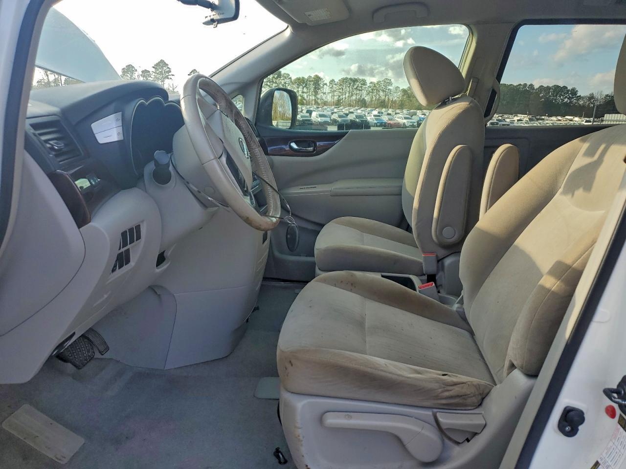 2015 Nissan Quest S - Фото 7