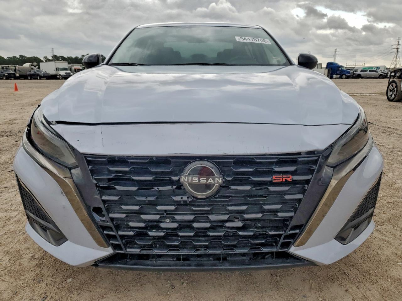 2023 Nissan Altima Sr - Фото 5