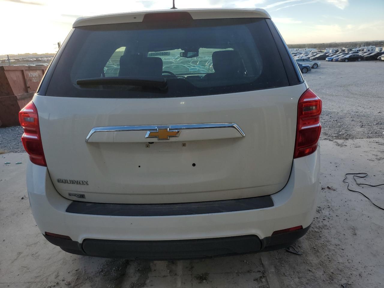 2017 Chevrolet Equinox Ls - Image 6