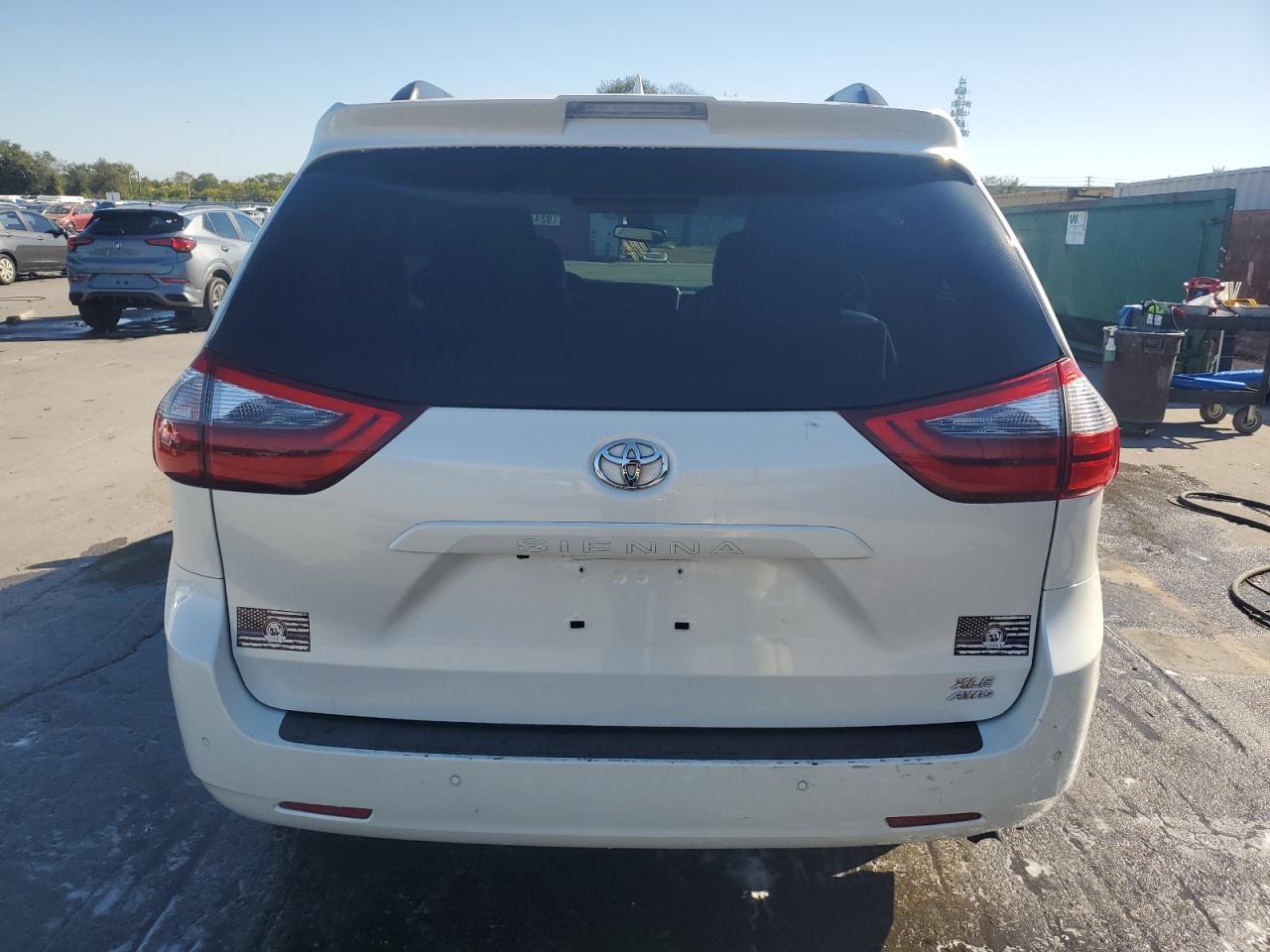 2020 Toyota Sienna Xle - Фото 6