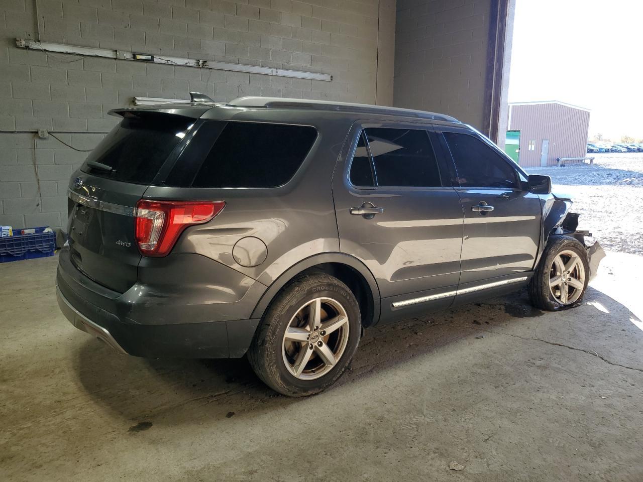 2017 Ford Explorer Xlt - Image 3