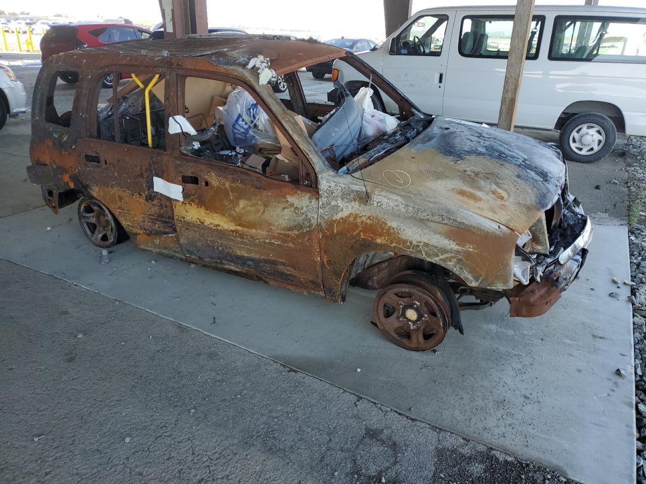 2002 Chevrolet Tracker - Фото 4