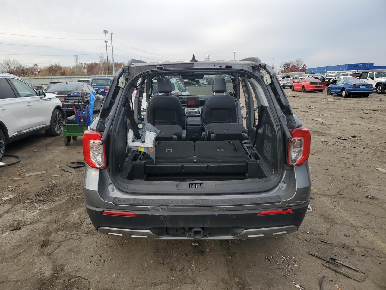 2023 Ford Explorer Xlt - Image 6