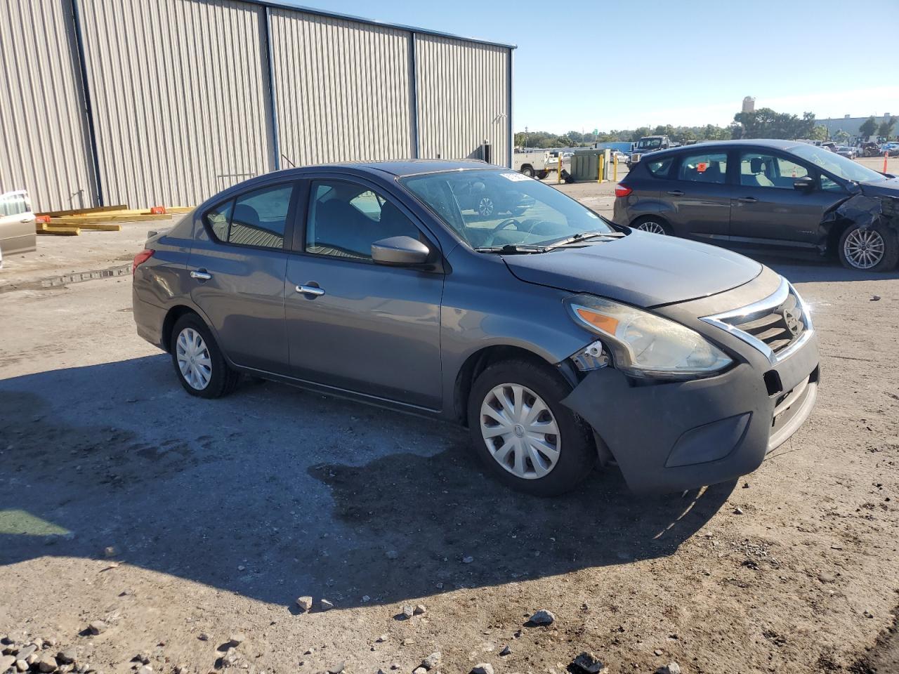 2018 Nissan Versa S - Фото 4