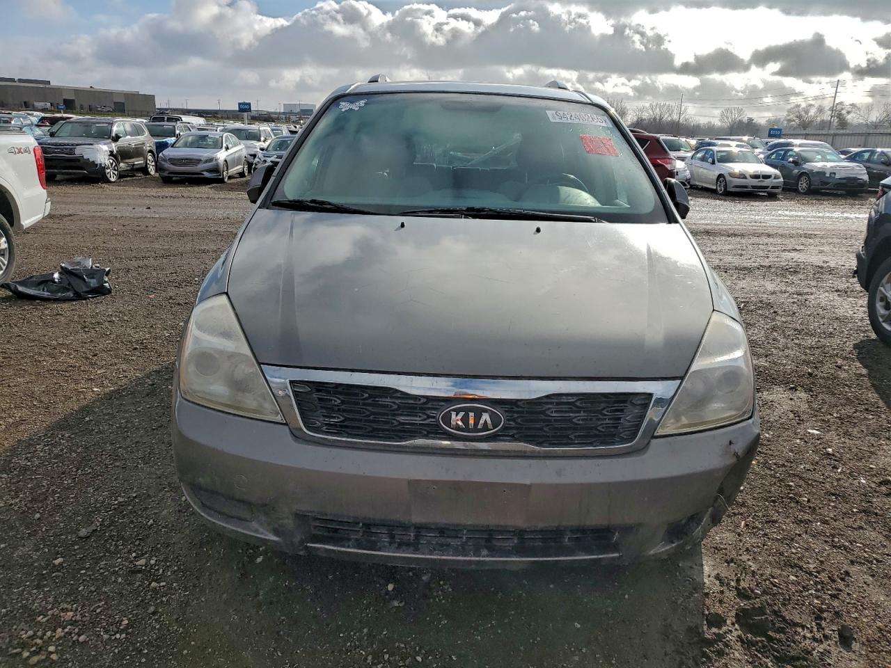 2012 Kia Sedona Lx - Image 5