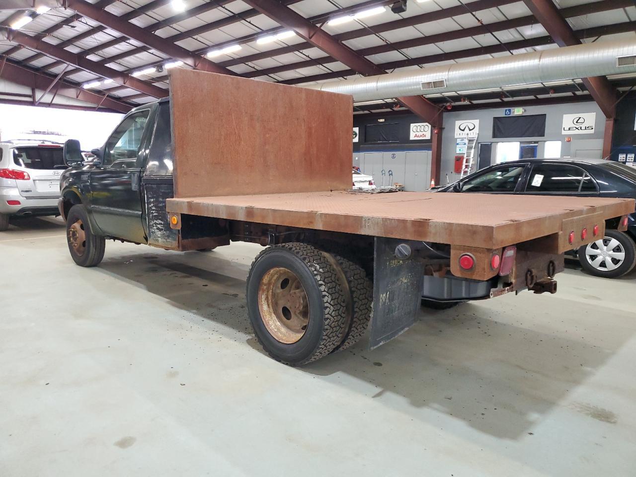 2000 Ford F550 Super Duty - Image 2