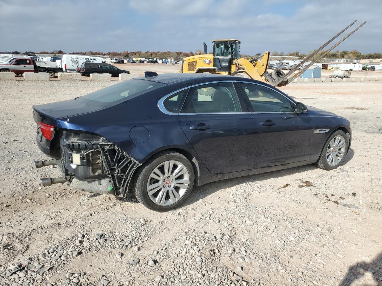 2016 Jaguar Xf Premium - Фото 3