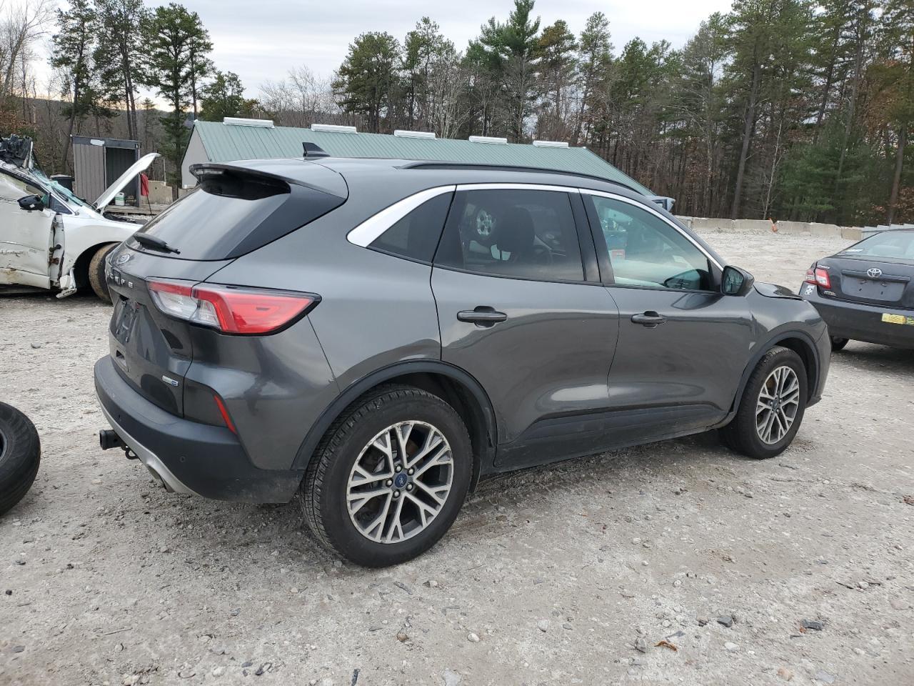 2020 Ford Escape Sel - Фото 3