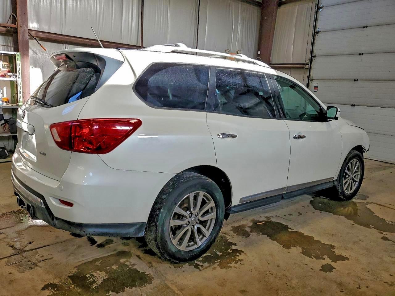 2017 Nissan Pathfinder S - Фото 3