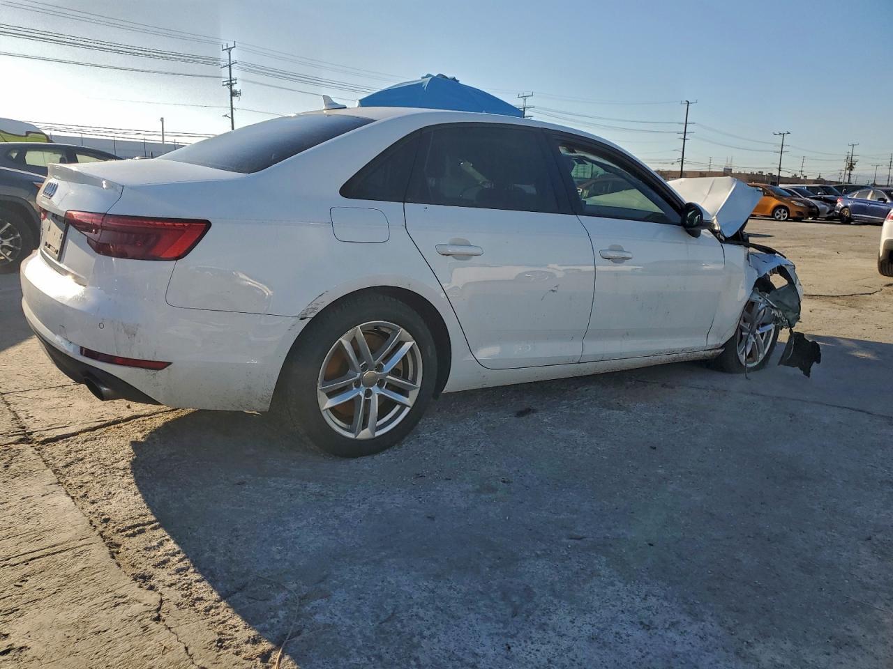 2017 Audi A4 Premium - Фото 3