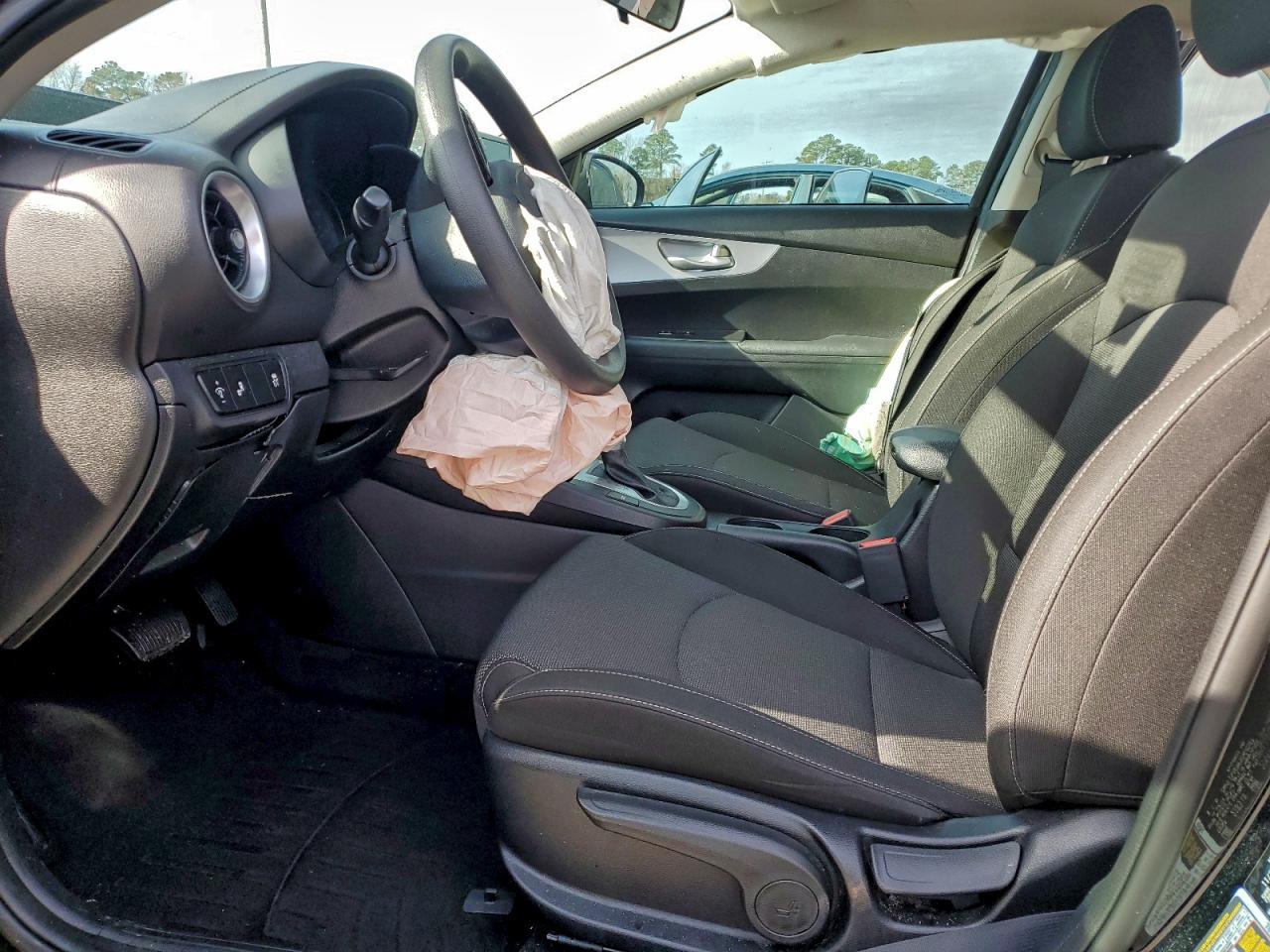 2023 Kia Forte Lx - Фото 7