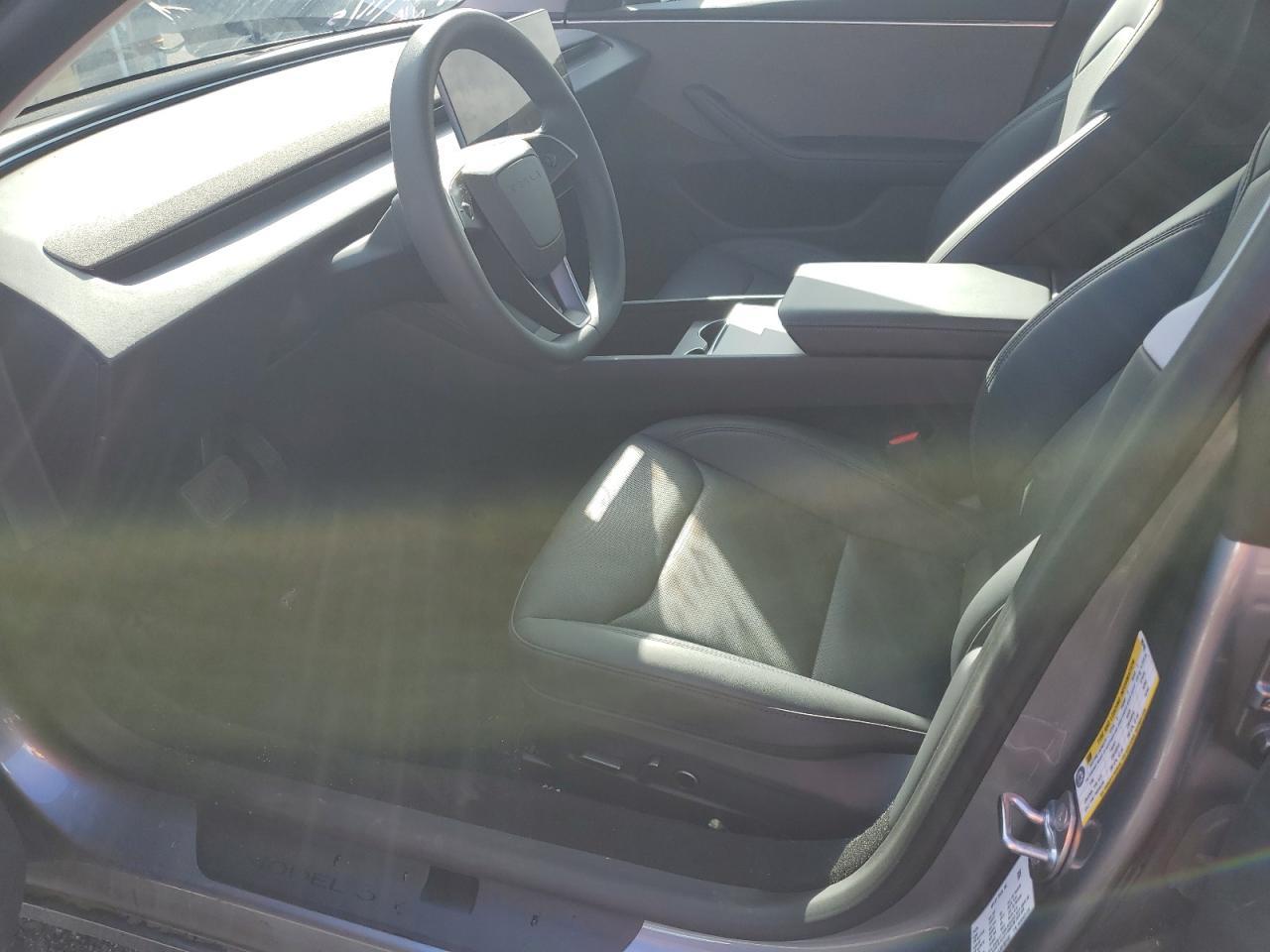 2025 Tesla Model 3 - Image 7