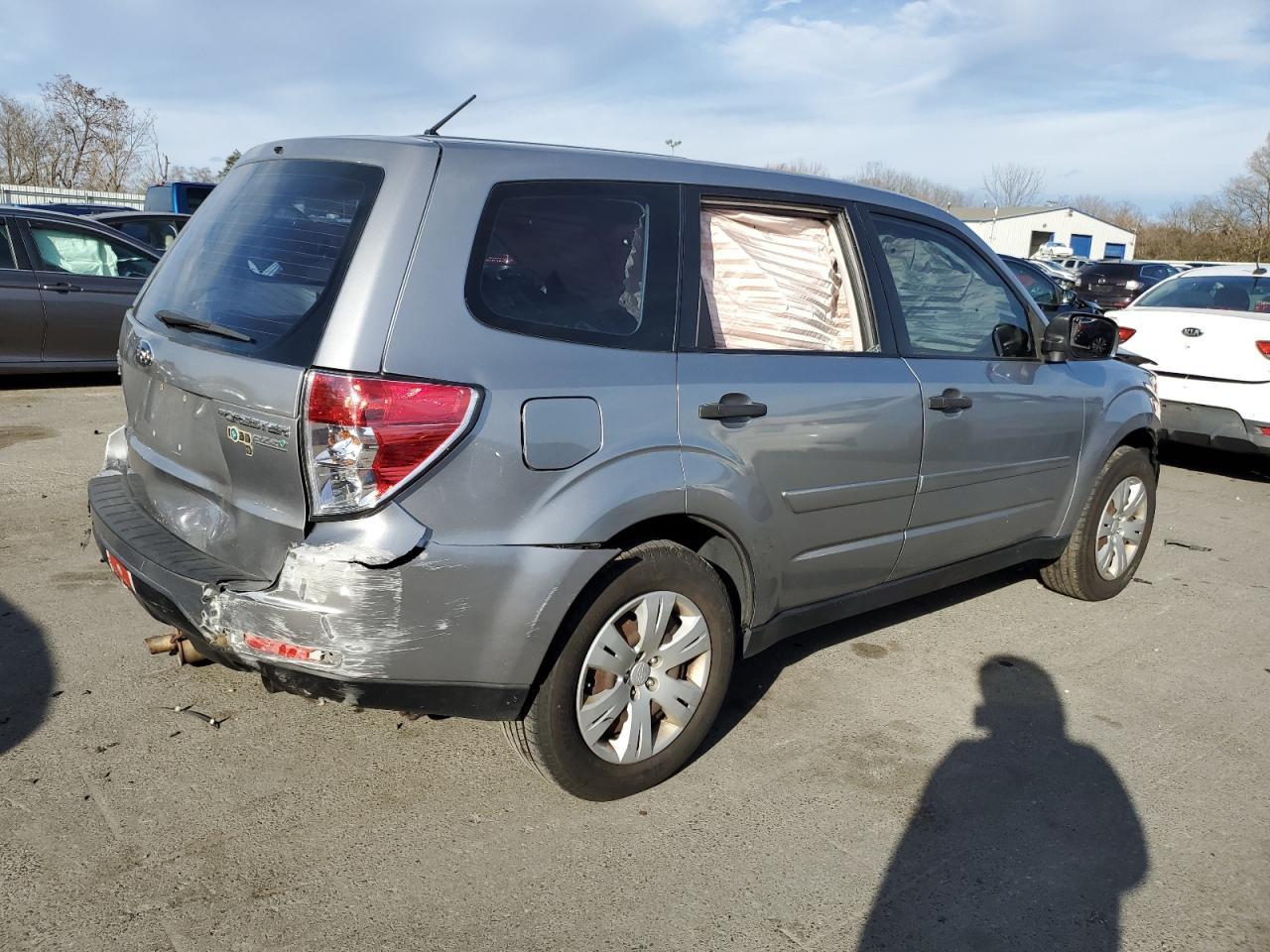 2010 Subaru Forester 2.5X - Фото 3