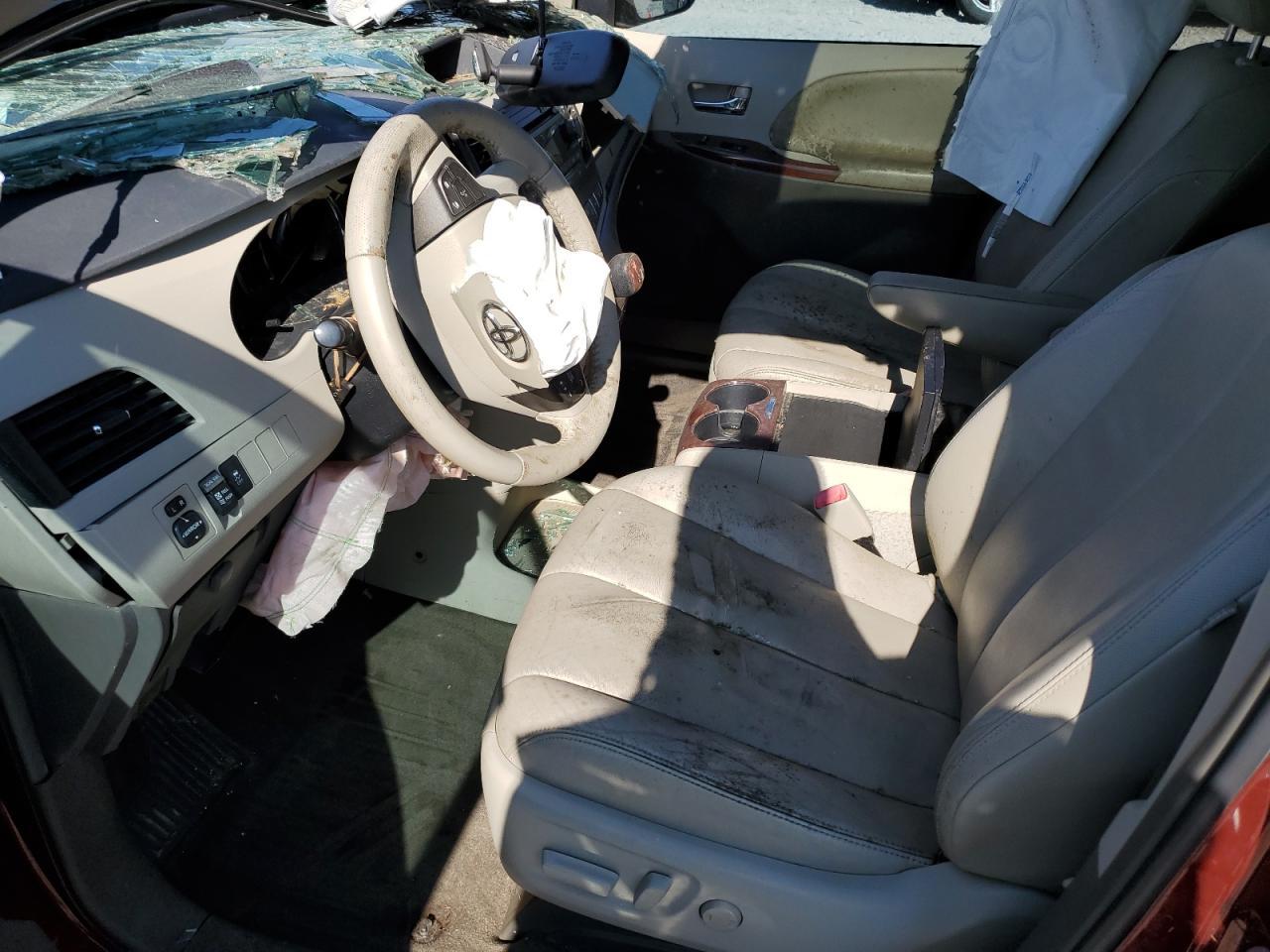 2013 Toyota Sienna Xle - Image 7