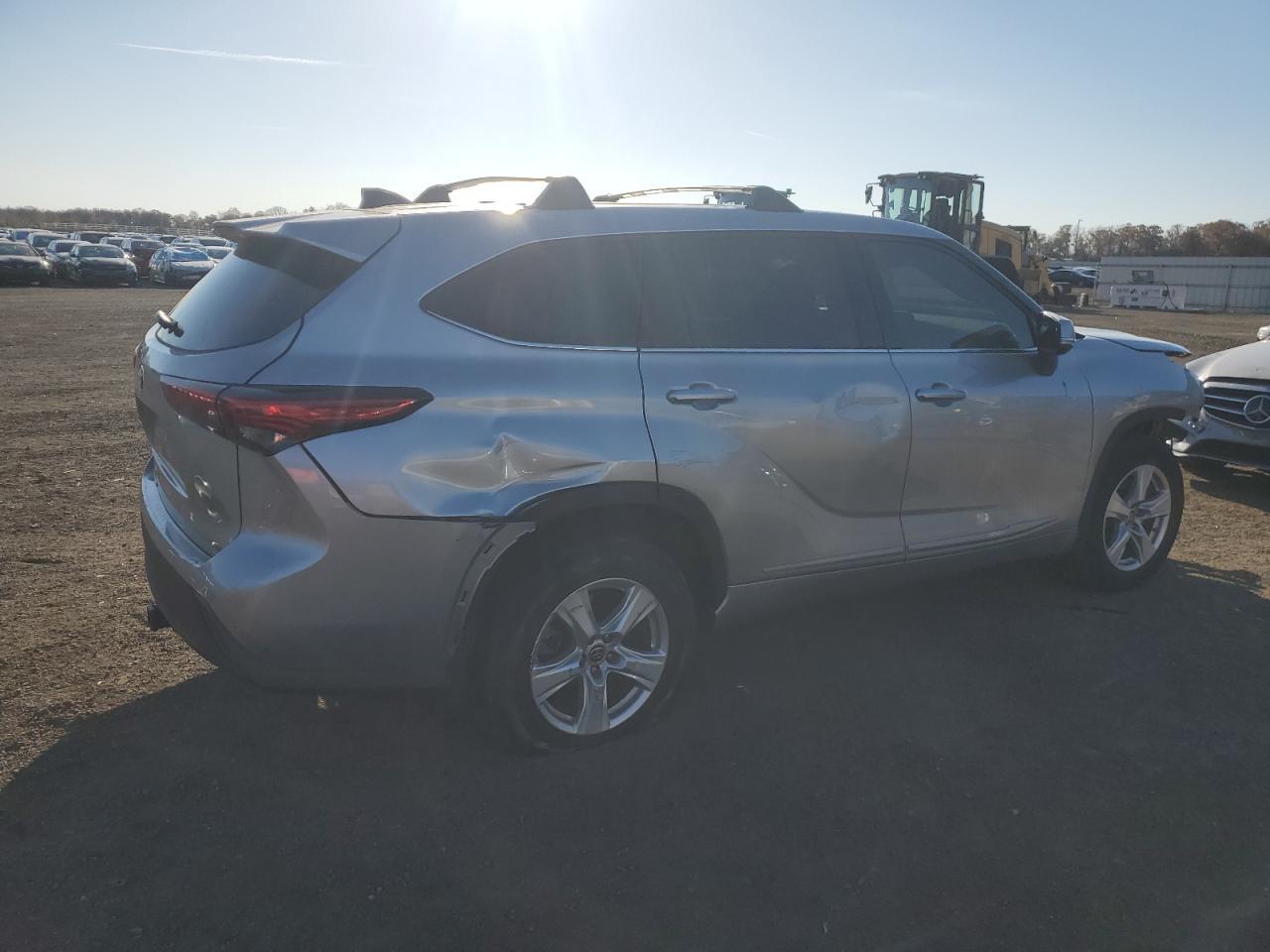 2022 Toyota Highlander L - Фото 3