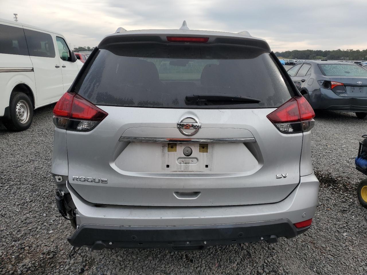 2019 Nissan Rogue S - Фото 6
