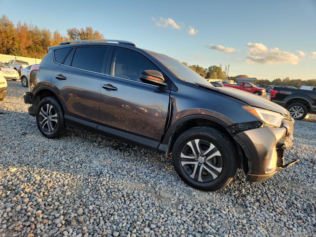 2016 Toyota Rav4 Le - Image 4