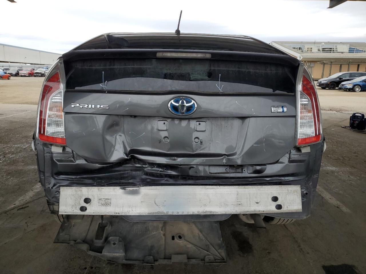 2015 Toyota Prius - Image 6