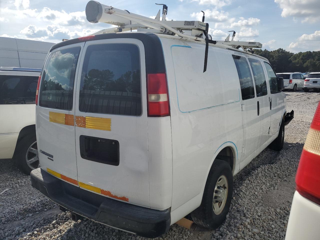 2013 Chevrolet Express G2500 - Фото 3