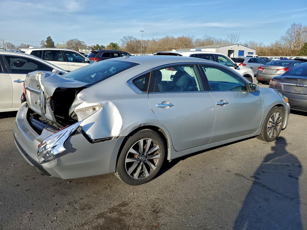 2017 Nissan Altima 2.5 - Image 3