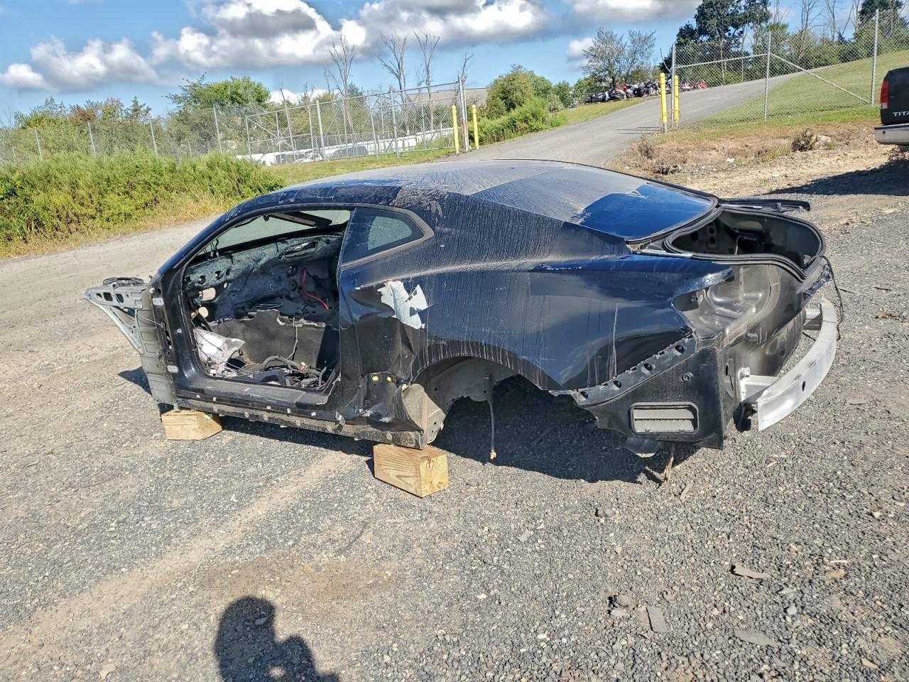 2016 Chevrolet Camaro Ss - Image 2