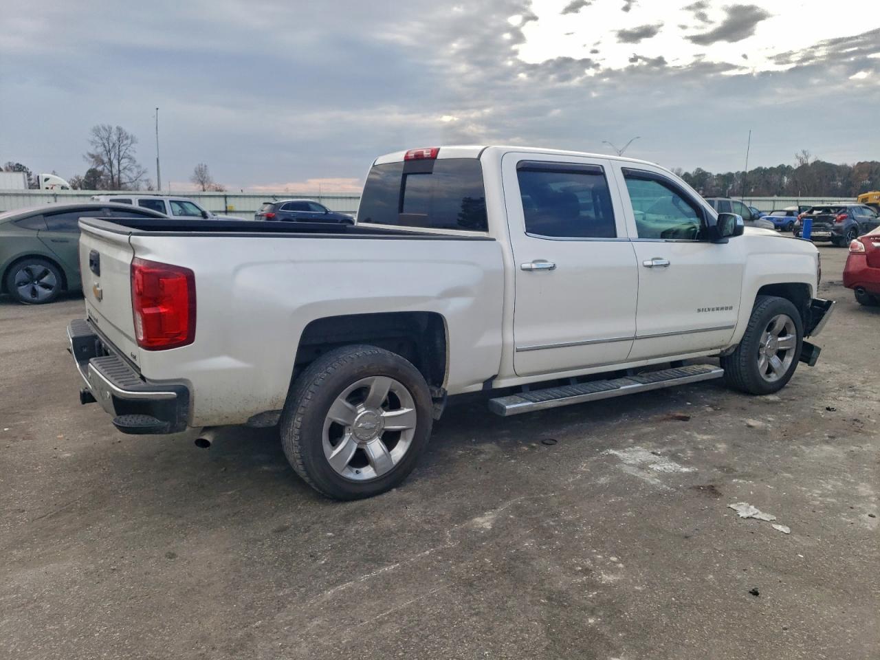 2017 Chevrolet Silverado C1500 Ltz - Фото 3
