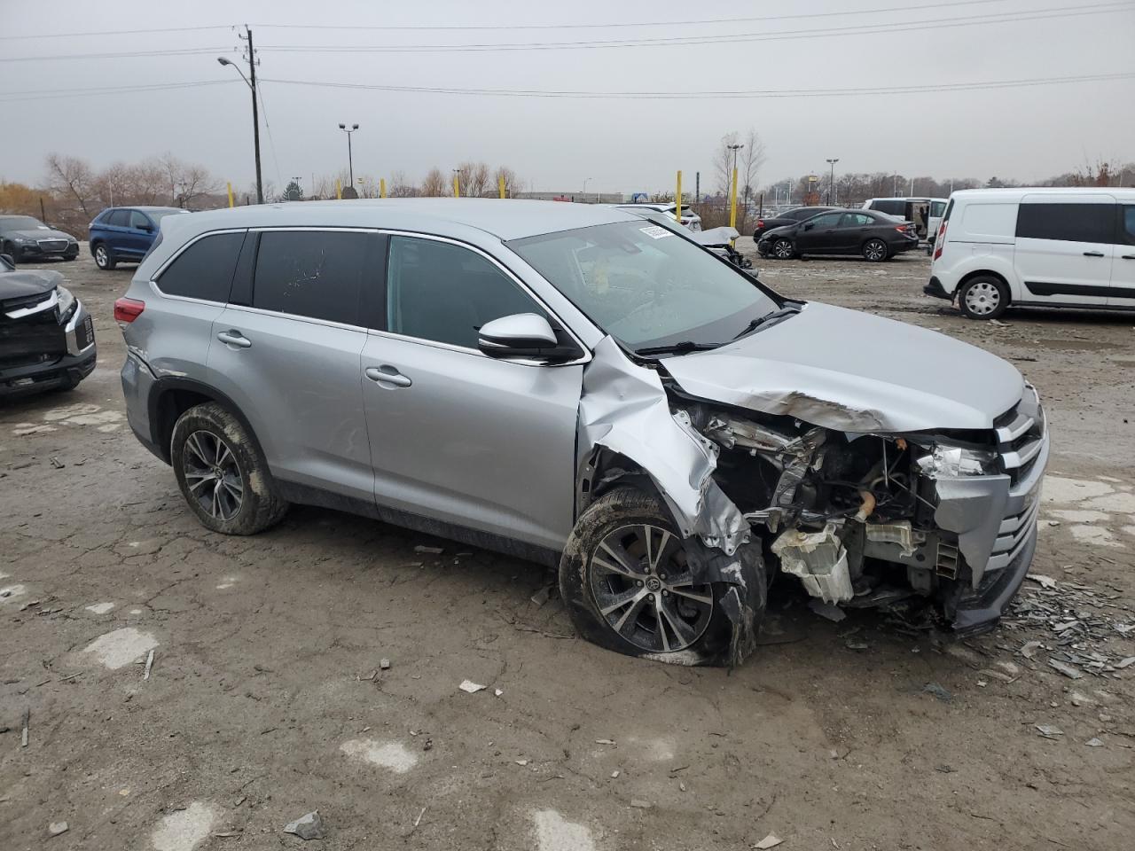 2019 Toyota Highlander Le - Фото 4