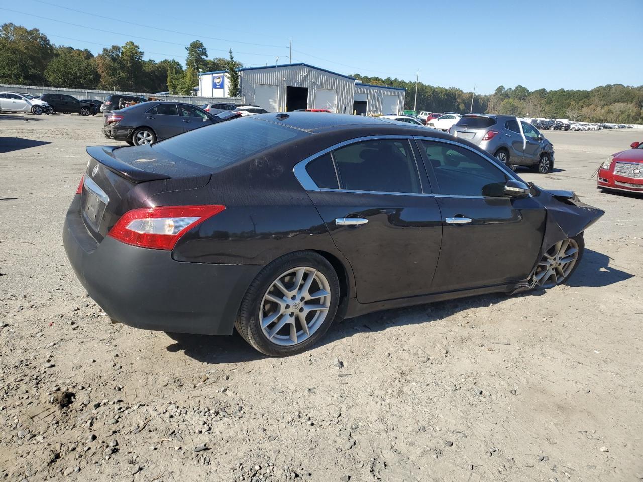 2011 Nissan Maxima S - Image 3