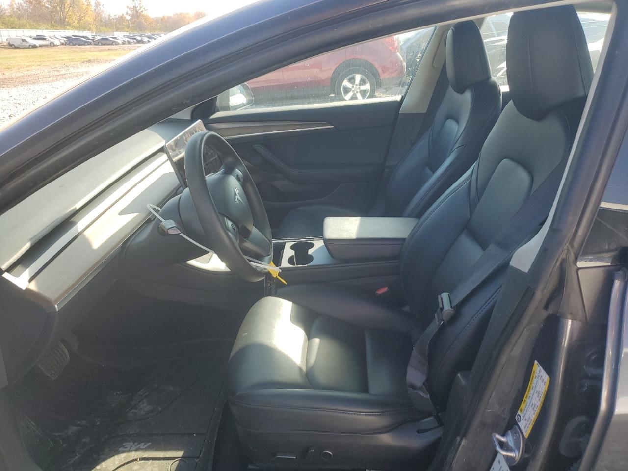 2023 Tesla Model 3 - Image 7