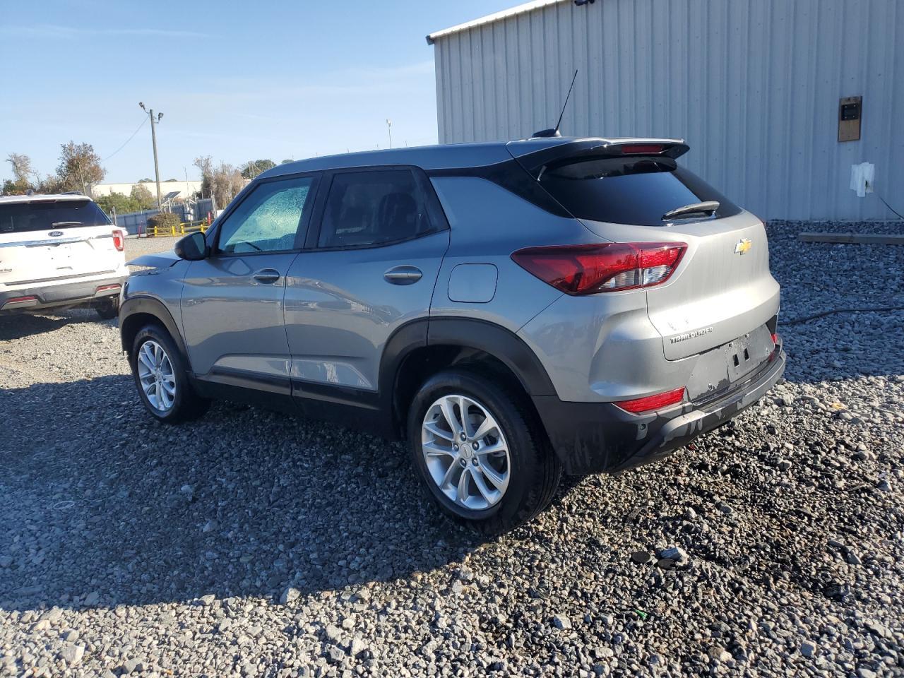 2024 Chevrolet Trailblazer Ls - Image 2