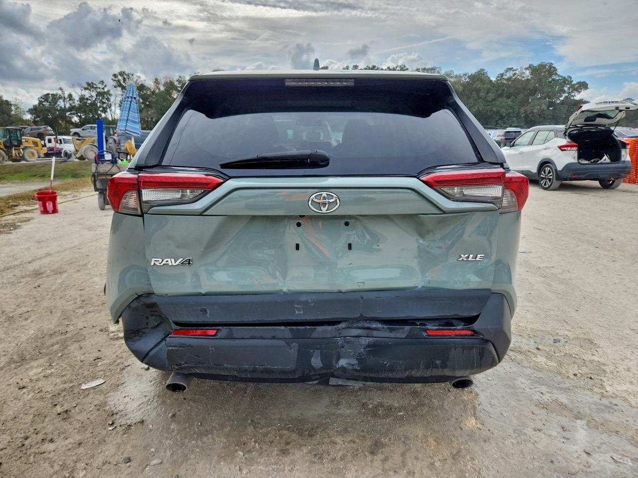 2021 Toyota Rav4 Xle Premium - Image 6