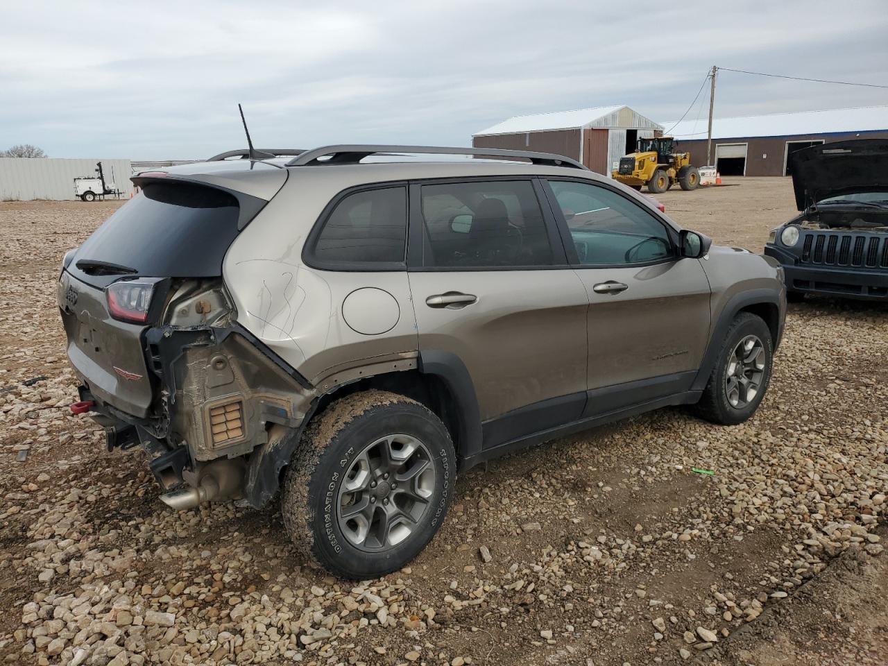 2019 Jeep Cherokee Trailhawk - Image 3