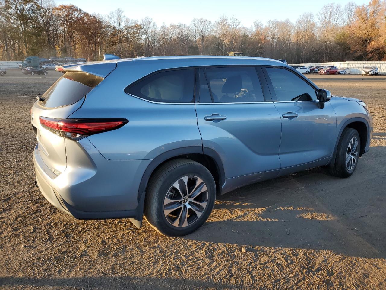 2021 Toyota Highlander Xle - Фото 3