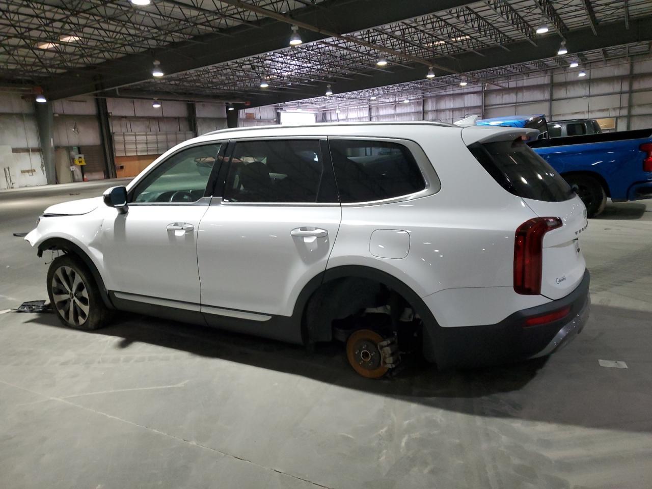 2022 Kia Telluride S - Image 2