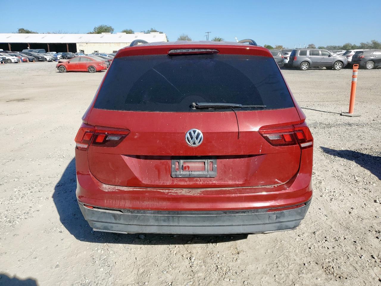 2018 Volkswagen Tiguan S - Фото 6