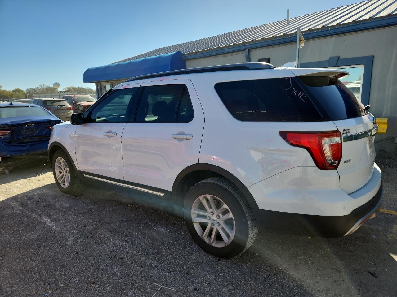 2016 Ford Explorer Xlt - Фото 2