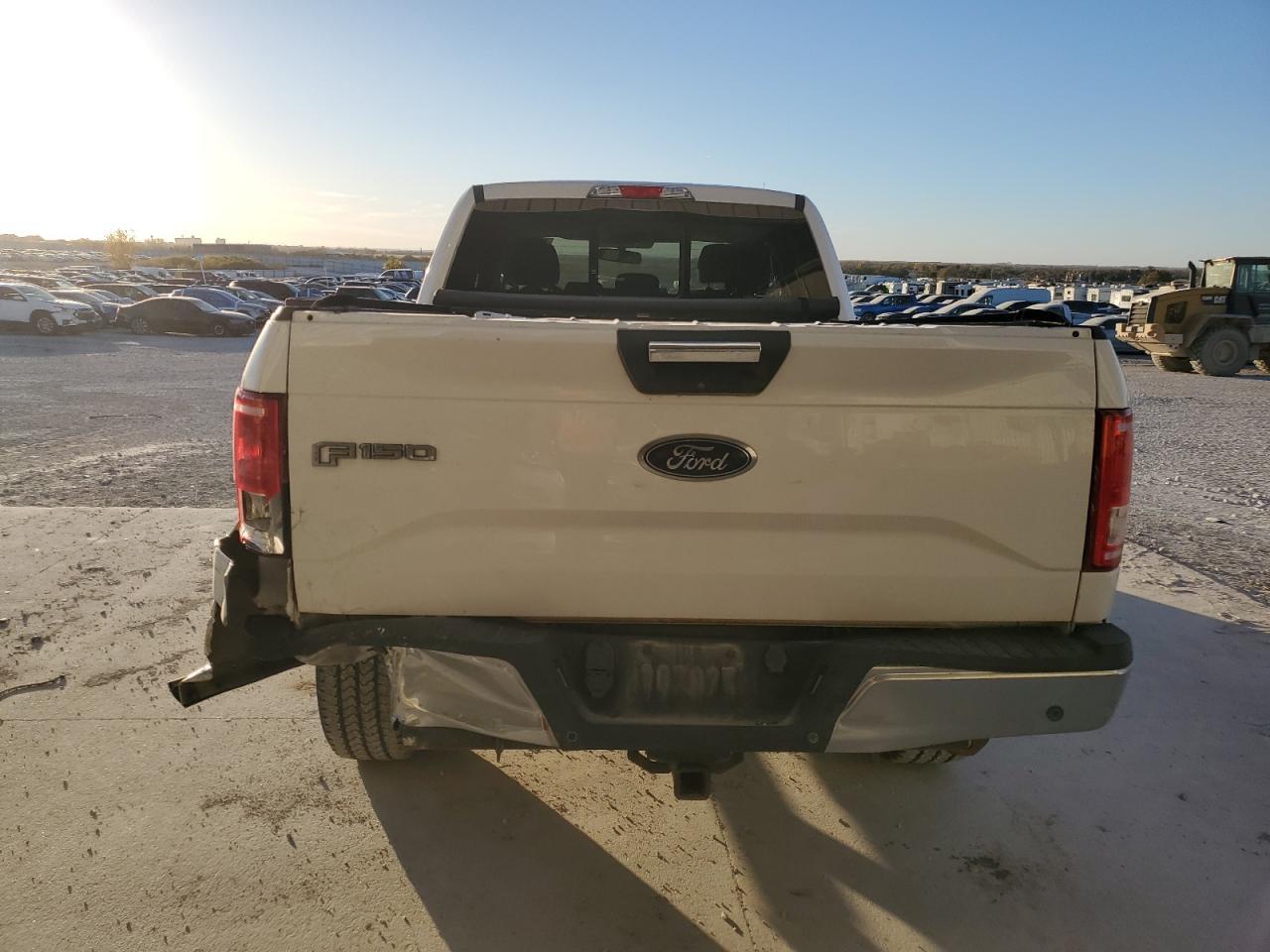 2015 Ford F150 Super Cab - Image 6