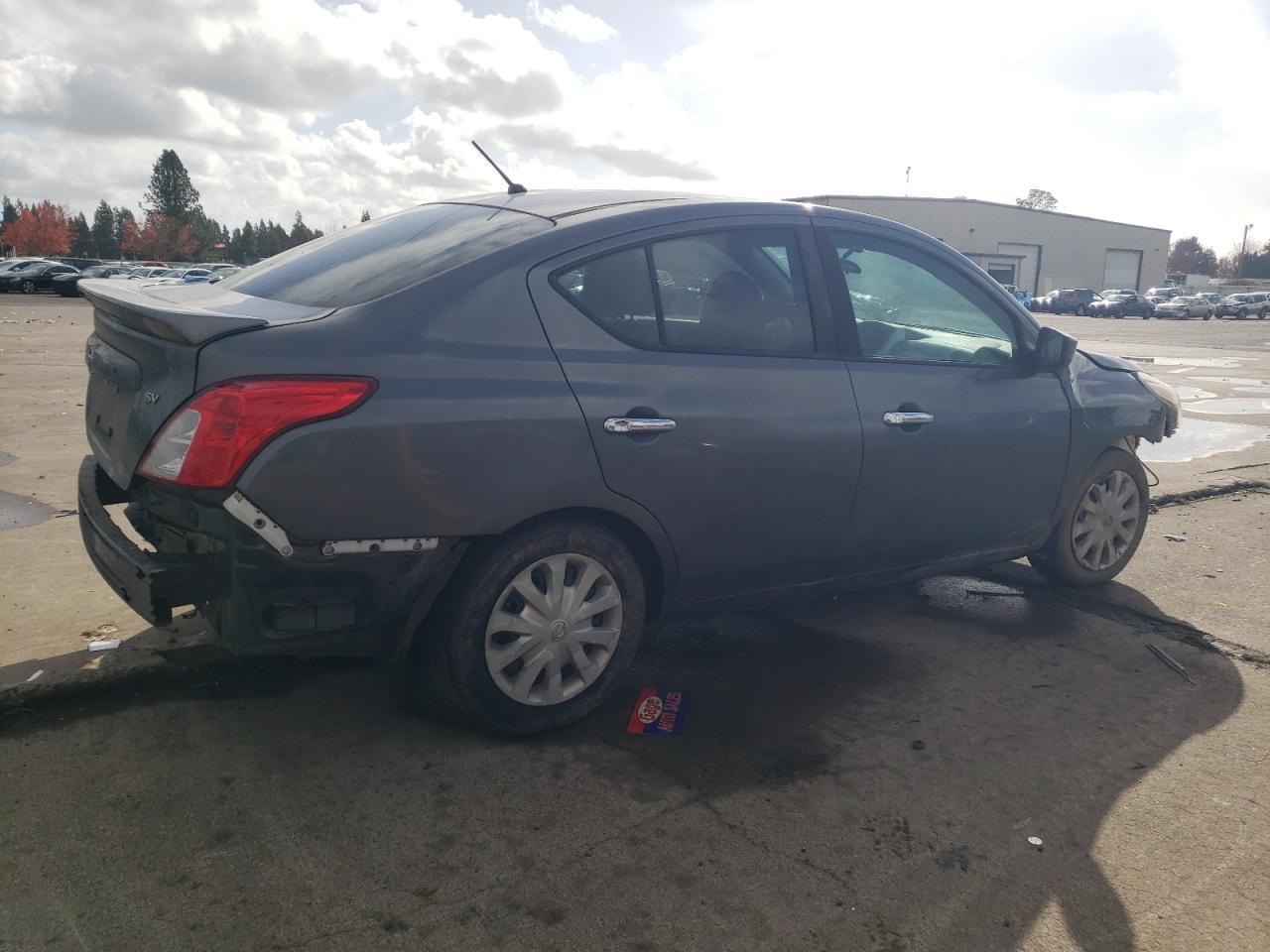 2019 Nissan Versa S - Image 3