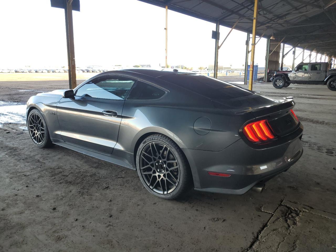 2017 Ford Mustang Gt - Фото 2