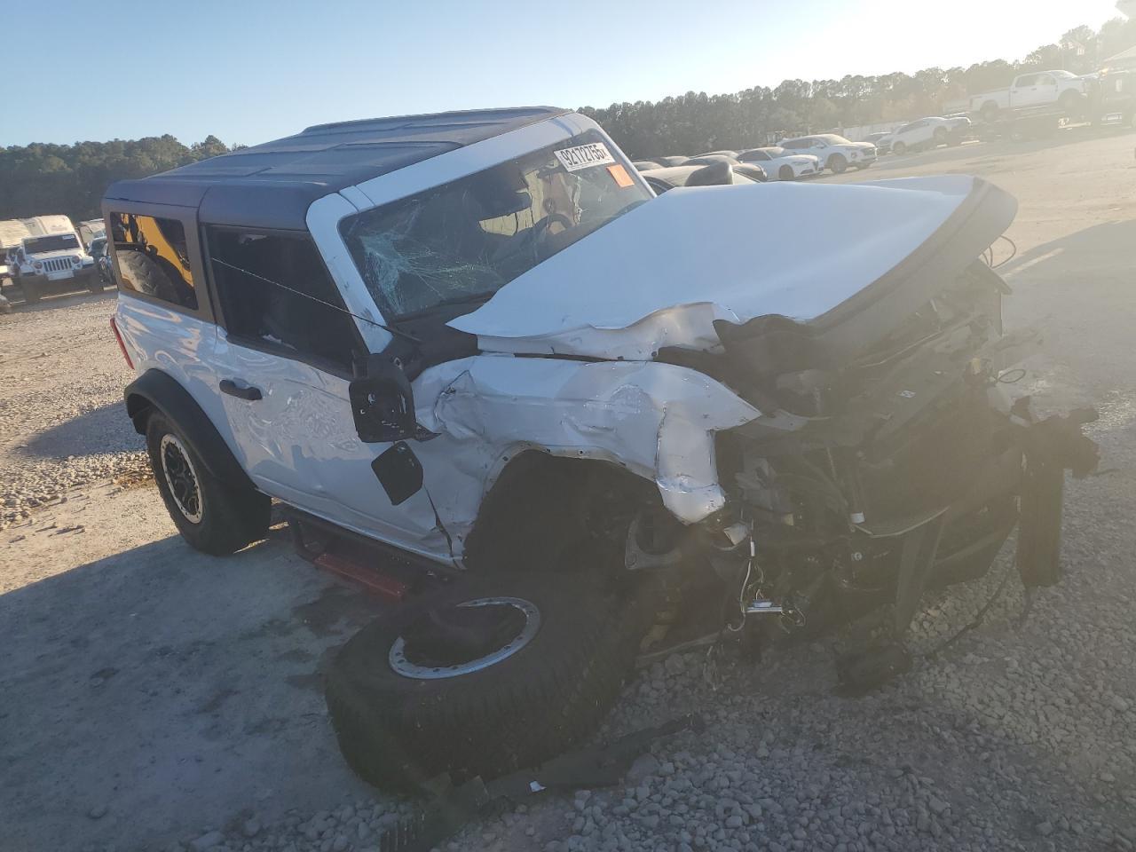 2024 Ford Bronco Black Diamond - Image 4