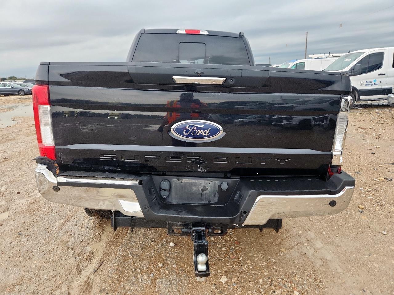 2017 Ford F350 Super Duty - Image 6