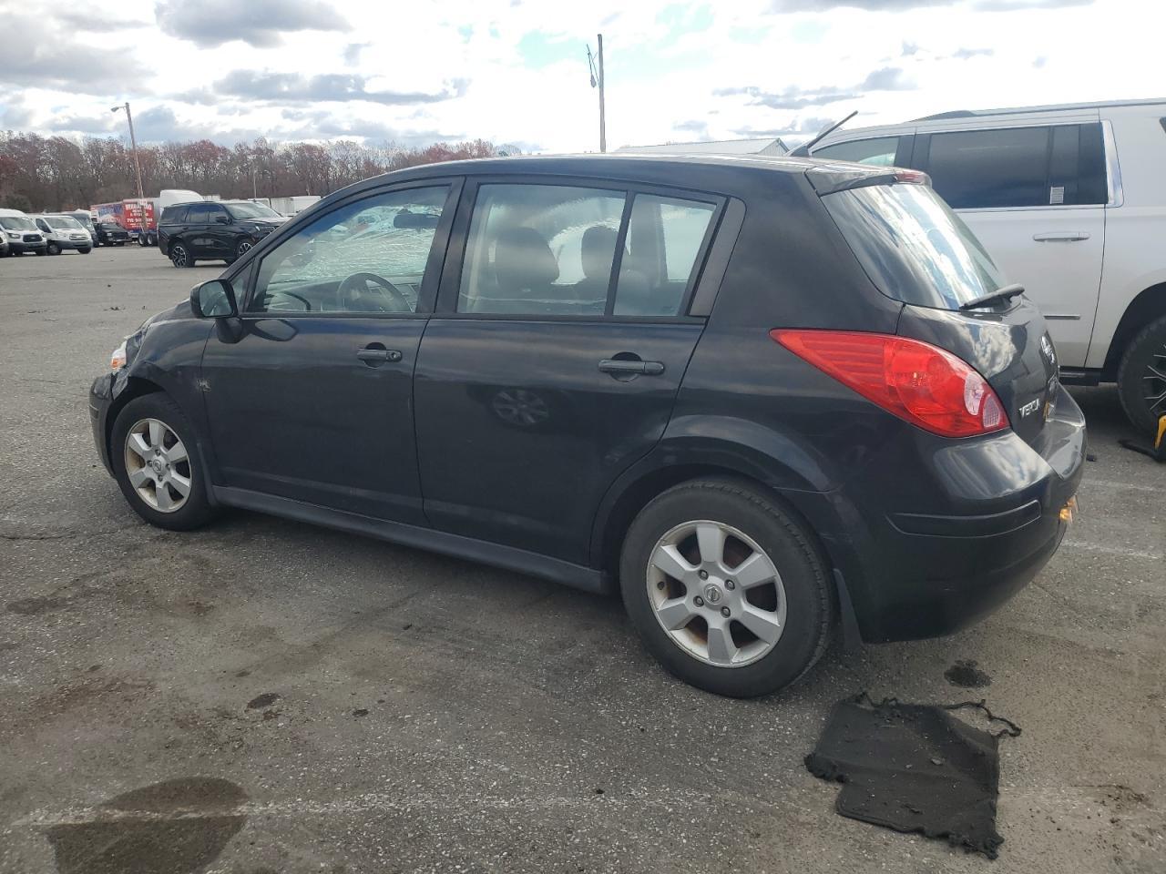 2009 Nissan Versa S - Фото 2