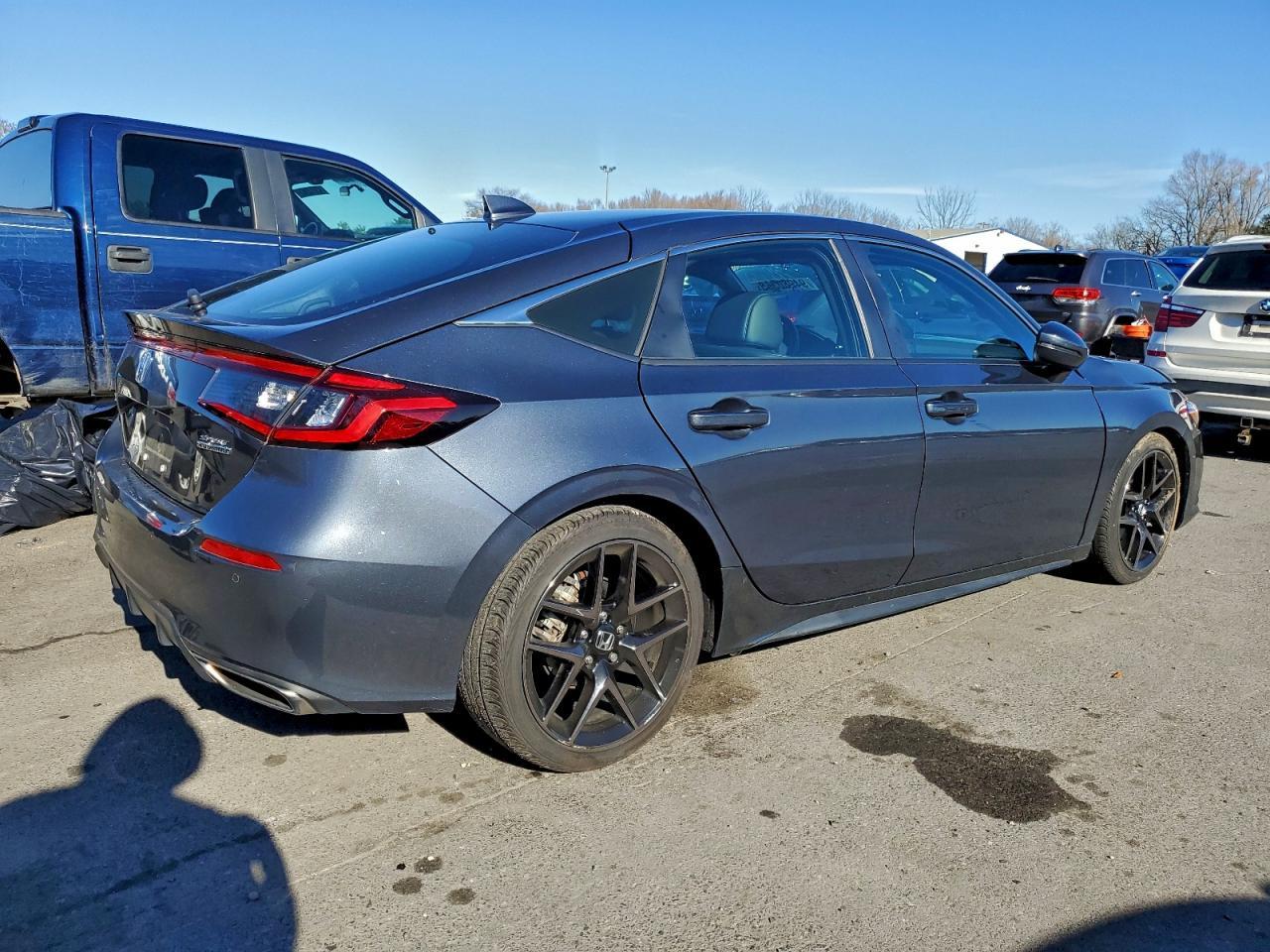 2022 Honda Civic Sport Touring - Image 3