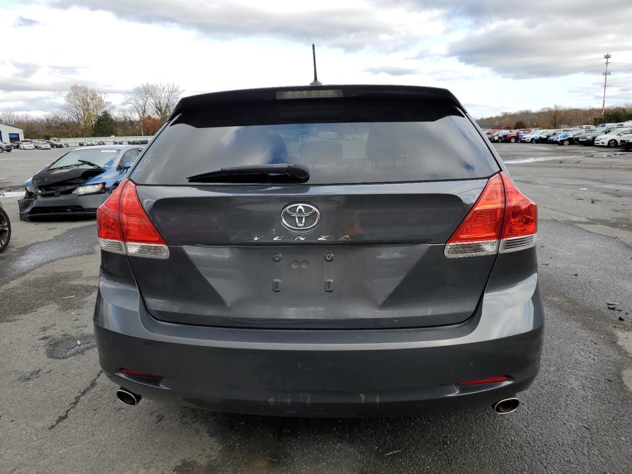 2010 Toyota Venza - Image 6